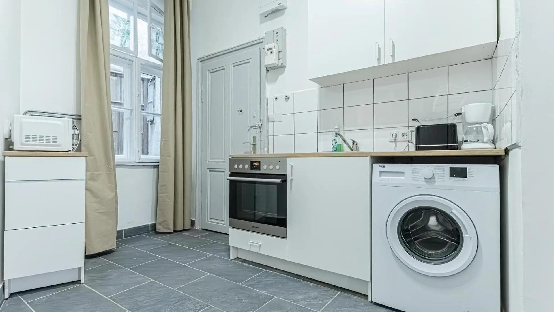 Lovely 1Br Apt In Prime Location Of Viena Apartament