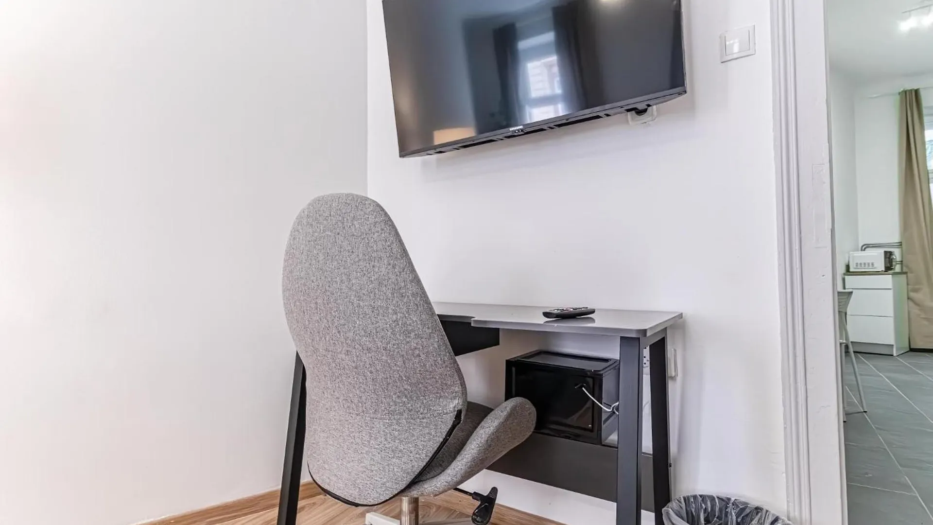 Lovely 1Br Apt In Prime Location Of Вена Австрия